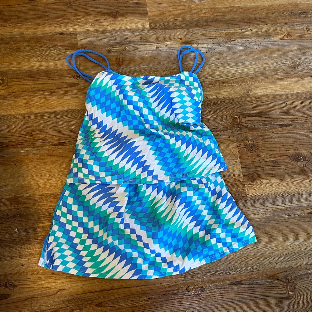 Sea Waves tankini with skirt. Quality Swimwear. Size 8/10. Great condition